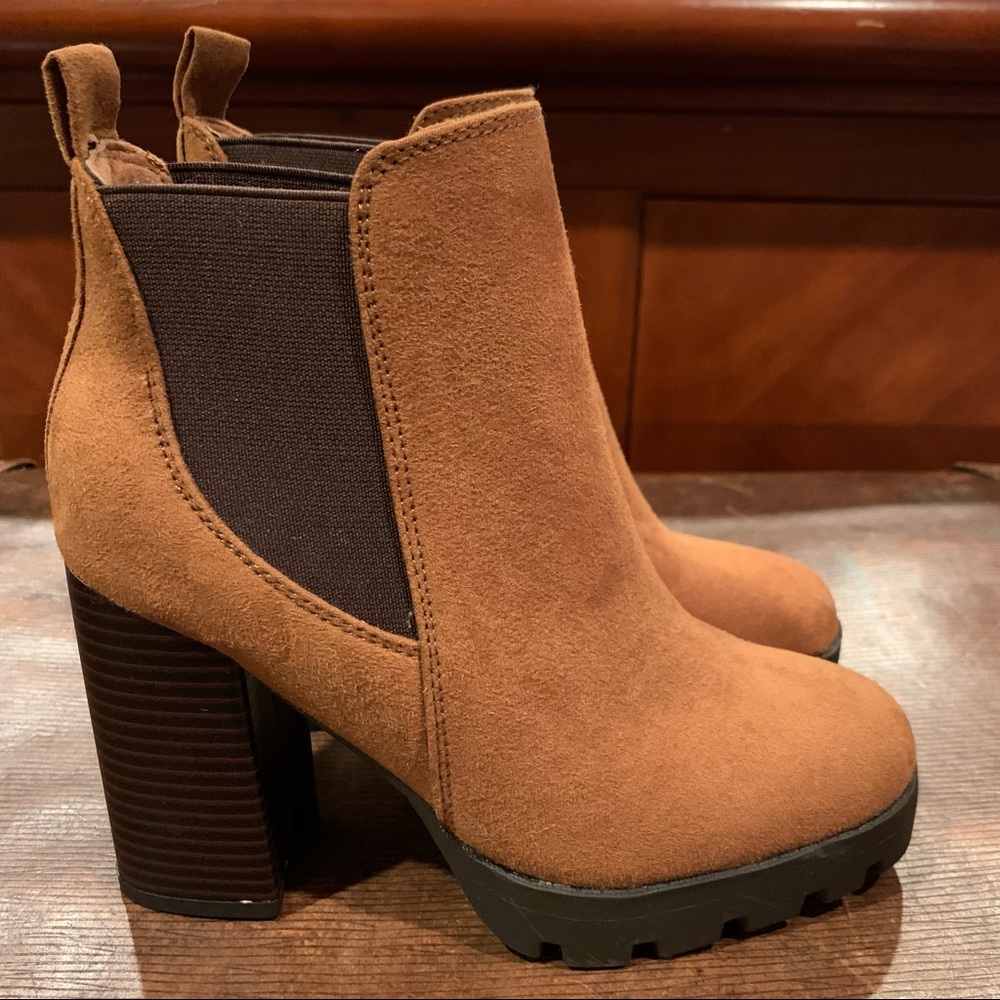 Primark Chelsea Heel Cognac Suede Booties - US size 5